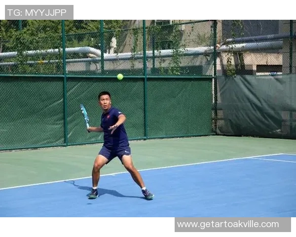 聚焦网球：探讨成都网球队员个人能力提升与团队协作的平衡之道