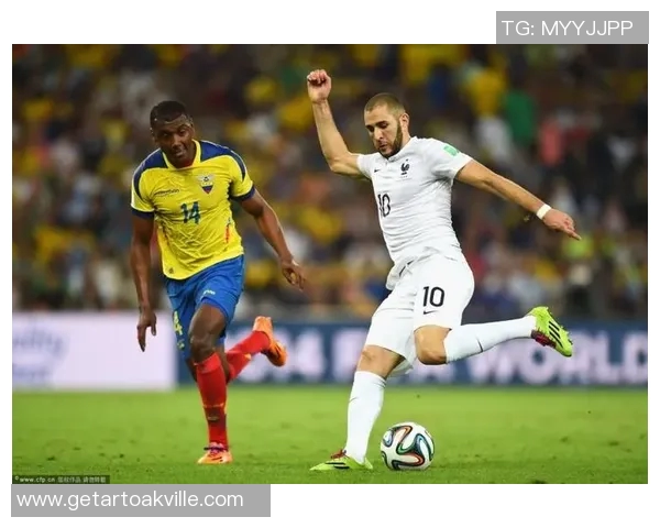 足球明星精彩射门集锦视频展现绝佳技术与瞬间魅力