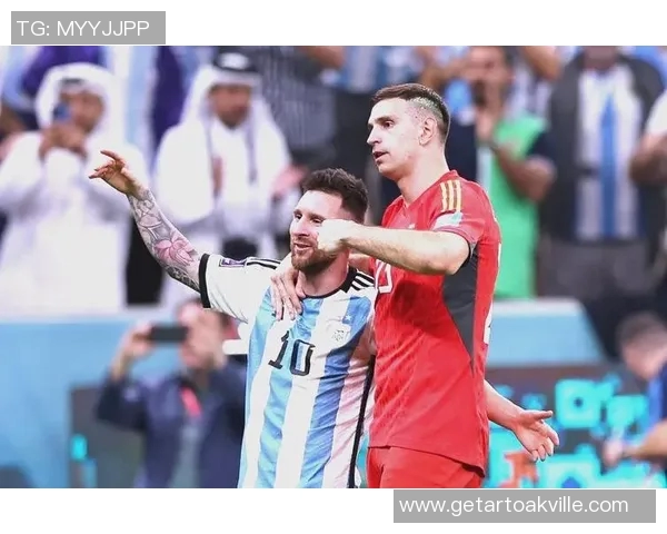 足球明星背后的故事与成就排名揭示他们的成长历程与人生轨迹